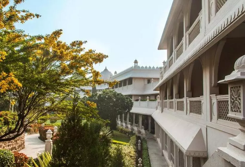 ガーデンビュースーペリアールーム, Vivanta Aurangabad, Maharashtra