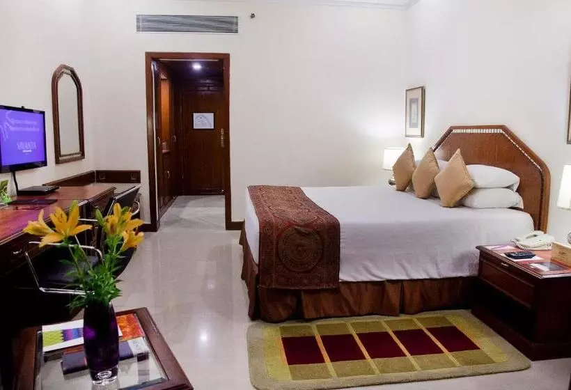ガーデンビュースーペリアールーム, Vivanta Aurangabad, Maharashtra