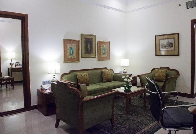 Номер Superior Вид на Сад, Vivanta Aurangabad, Maharashtra