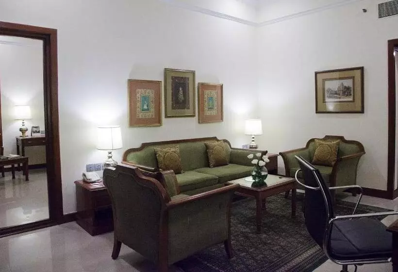 ガーデンビュースーペリアールーム, Vivanta Aurangabad, Maharashtra