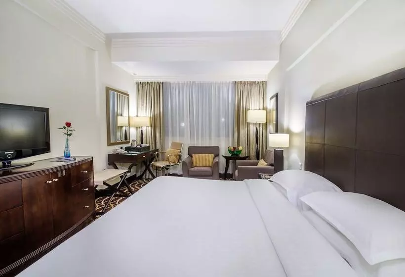 سوییت جونیور, Grand Excelsior Hotel Deira