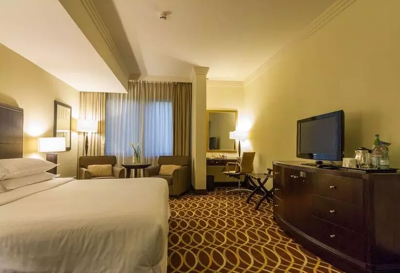 سوییت جونیور, Grand Excelsior Hotel Deira