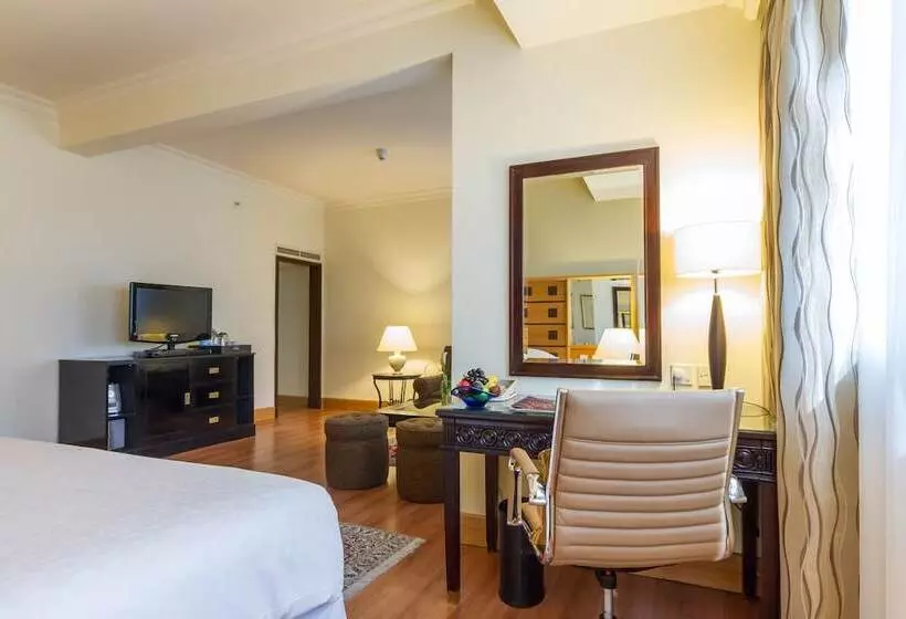 سوییت اجرایی, Grand Excelsior Hotel Deira