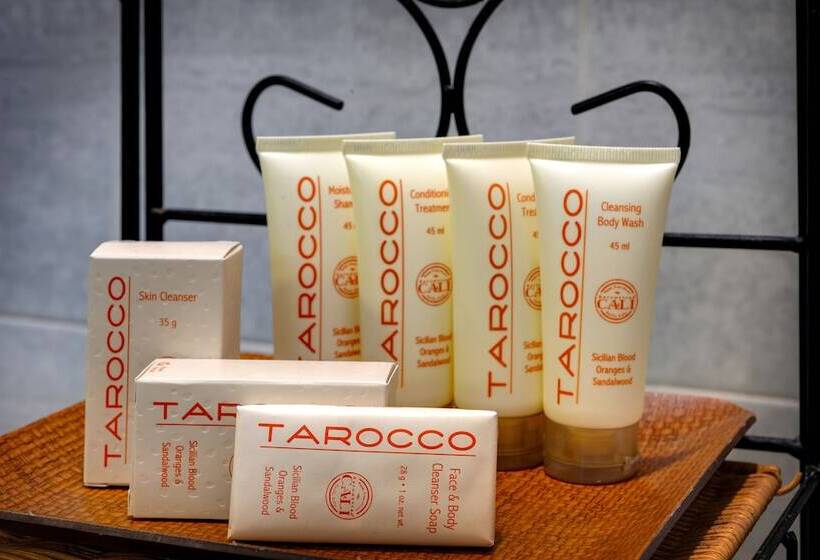 اتاق لوکس, Casablanca Hotel By Library Hotel Collection