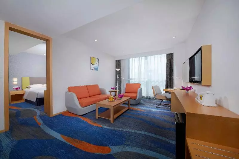 اتاق لوکس, Days Inn & Suites By Wyndham Sault Ste. Marie On