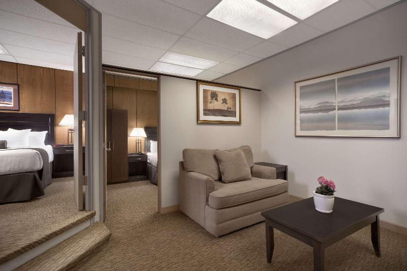 غرفة قياسية سرير كينج, Days Inn & Suites By Wyndham Sault Ste. Marie On