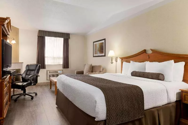 اتاق استاندارد با تخت بزرگ, Days Inn & Suites By Wyndham Sault Ste. Marie On