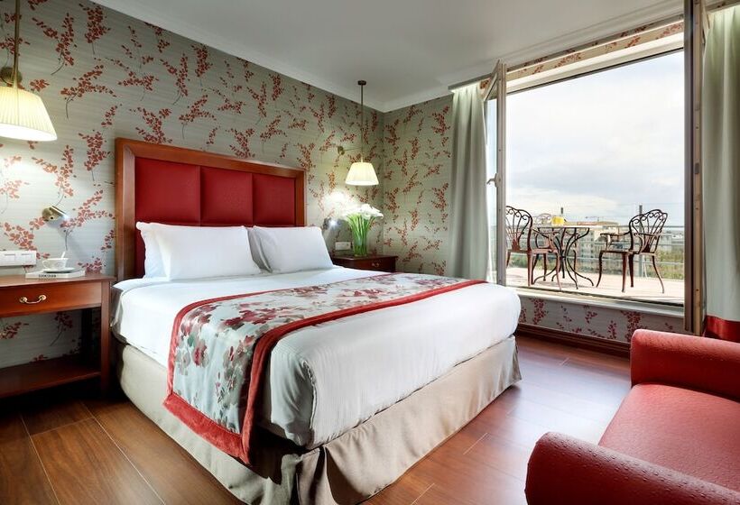 اتاق لوکس سه تخته, Eurostars Montgomery