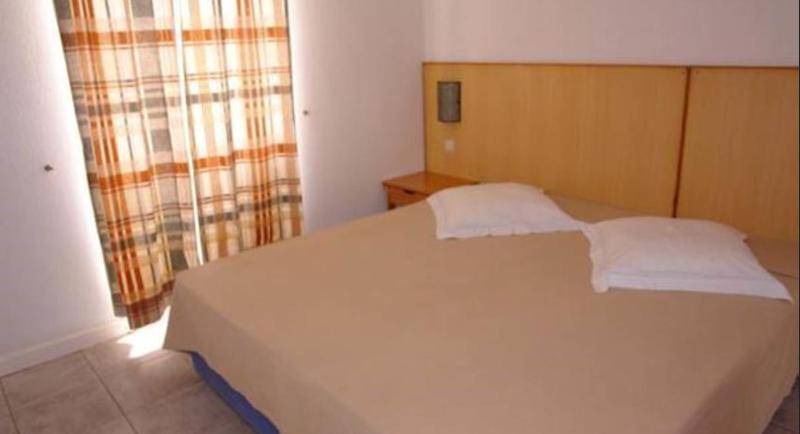 اتاق استاندارد سه نفره, Flag Hotel Foya Branca