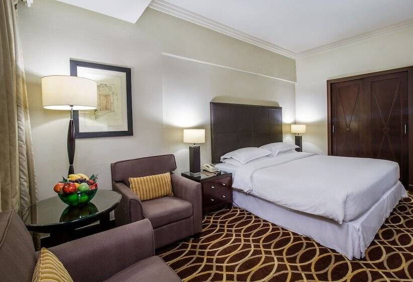 Номер Superior, Grand Excelsior Hotel Deira