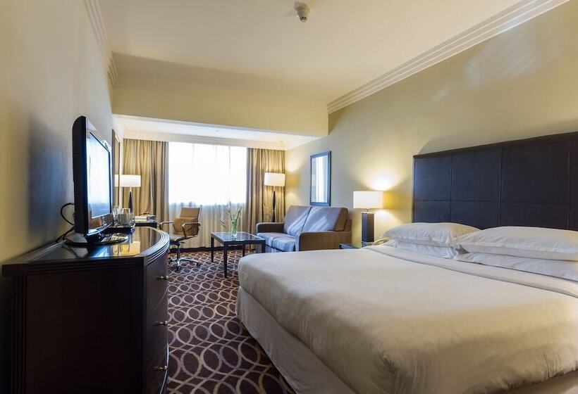 Номер Superior, Grand Excelsior Hotel Deira