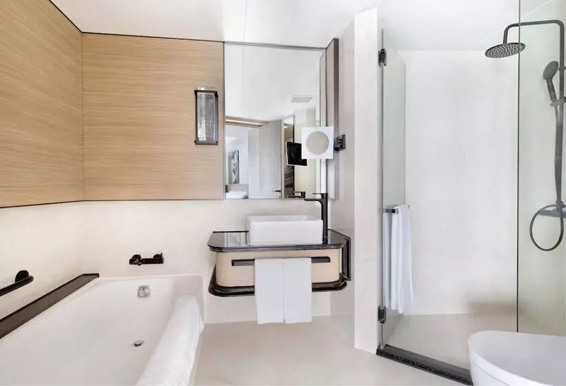 اتاق استاندارد با چشم‌انداز, Harbour Grand Kowloon
