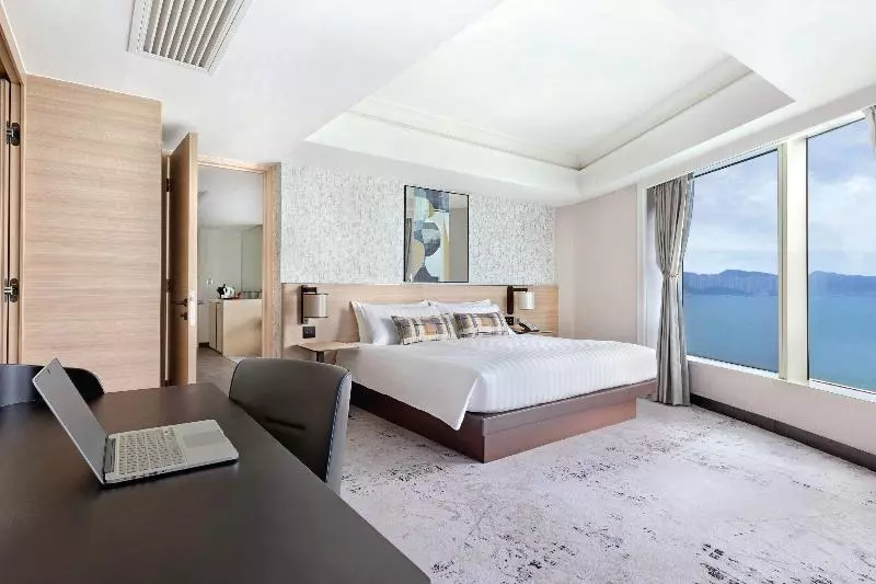 سوئیت با چشم‌انداز, Harbour Grand Kowloon