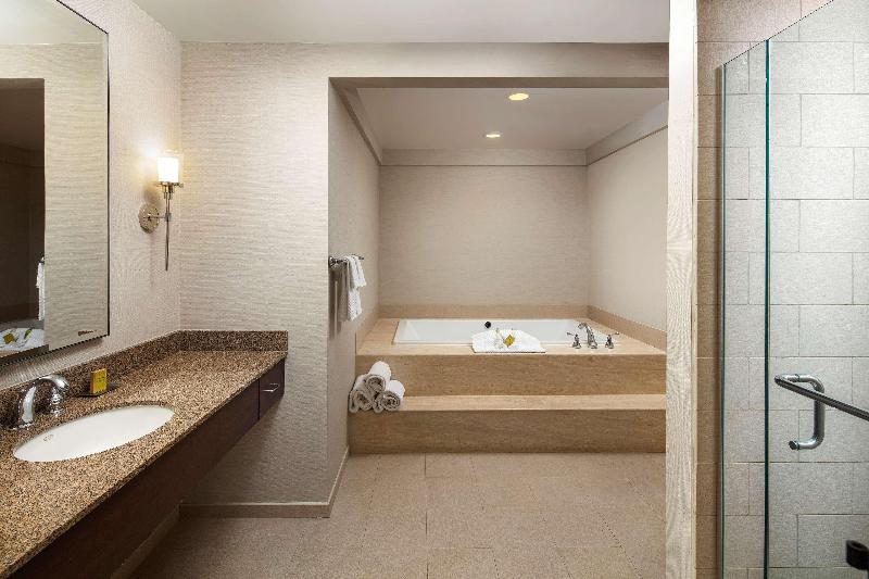 سوئیت پریمیوم, Harbour Grand Kowloon