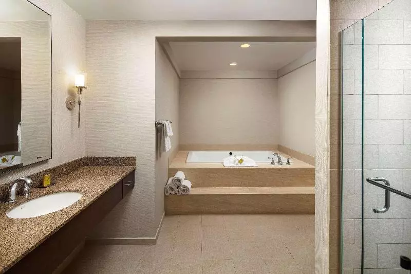 سوئیت پریمیوم, Harbour Grand Kowloon