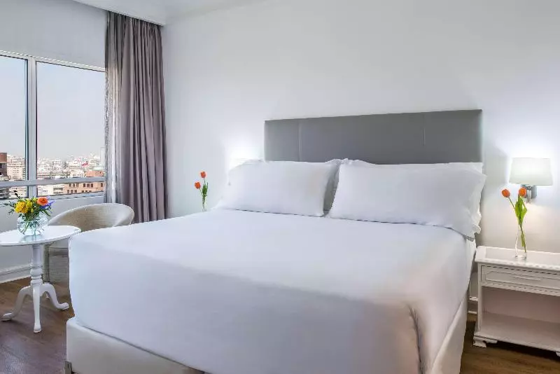 Quarto Superior, NH Collection Plaza Santiago