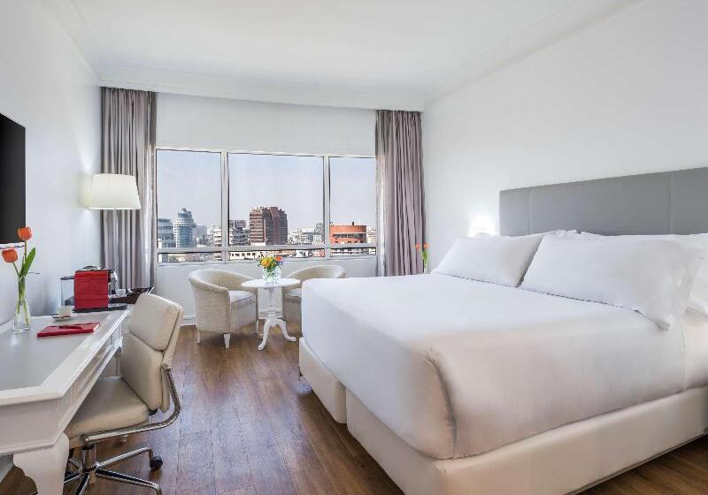 带观景的高级间, NH Collection Plaza Santiago