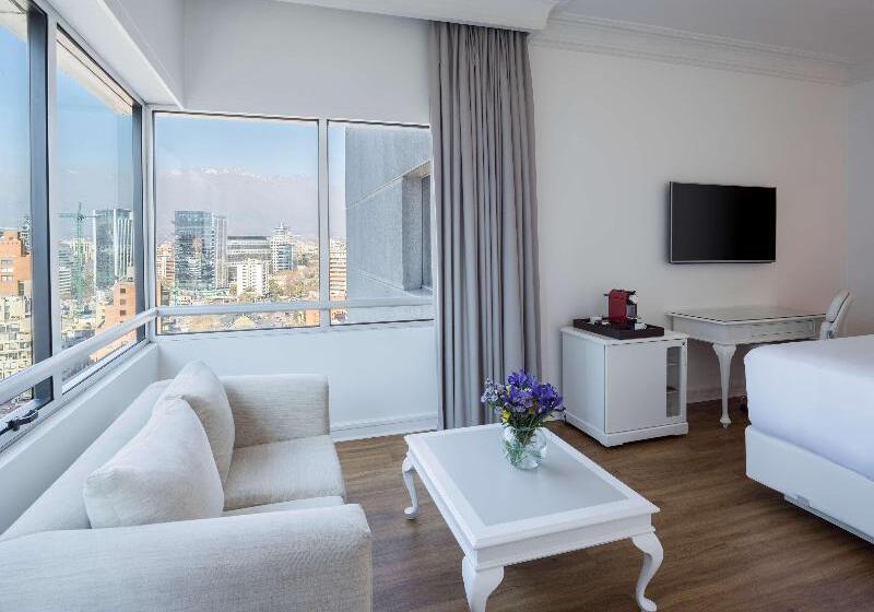 带观景的高级间, NH Collection Plaza Santiago