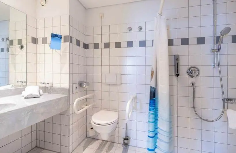 Comfort Kolmen Hengen Huone, Plaza Inn Zwickau