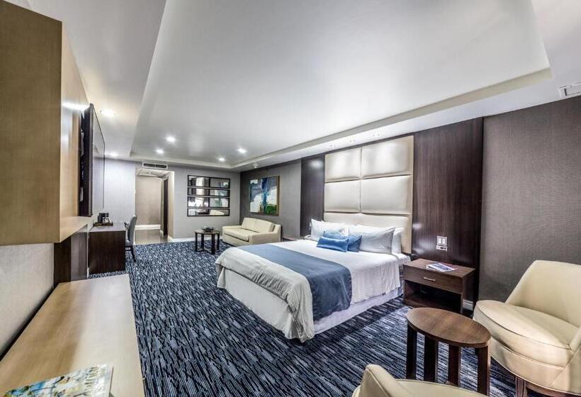 جناح جونيور, Pueblo Amigo Hotel Plaza Y Casino