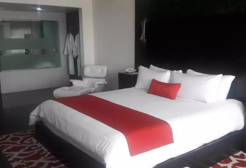 سوئیت پرزیدنت, Pueblo Amigo Hotel Plaza Y Casino