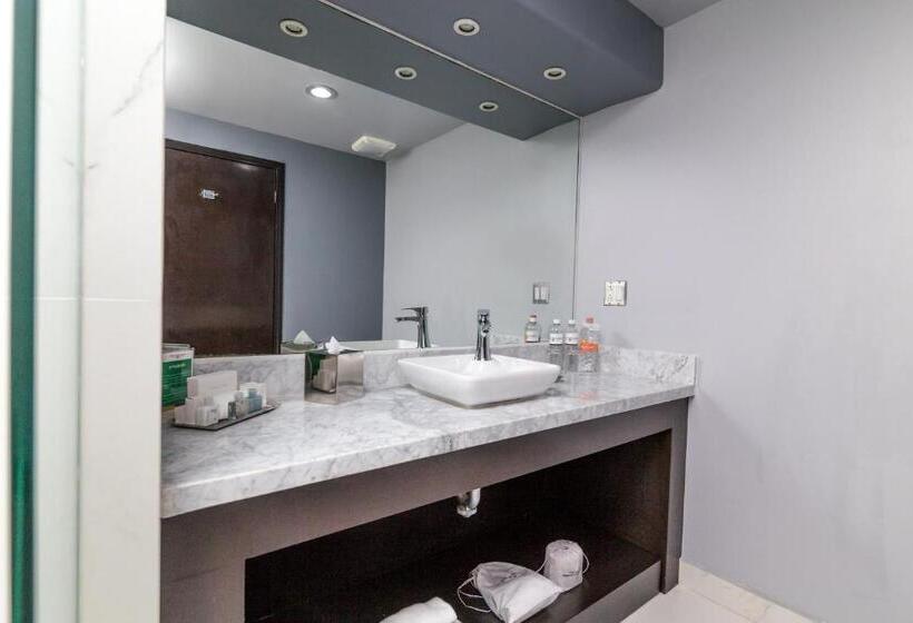 جناح, Pueblo Amigo Hotel Plaza Y Casino