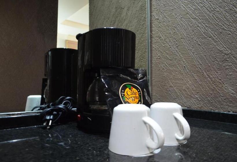 جناح جونيور إداري, Pueblo Amigo Hotel Plaza Y Casino