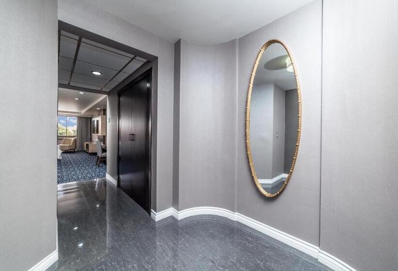 جناح جونيور إداري, Pueblo Amigo Hotel Plaza Y Casino