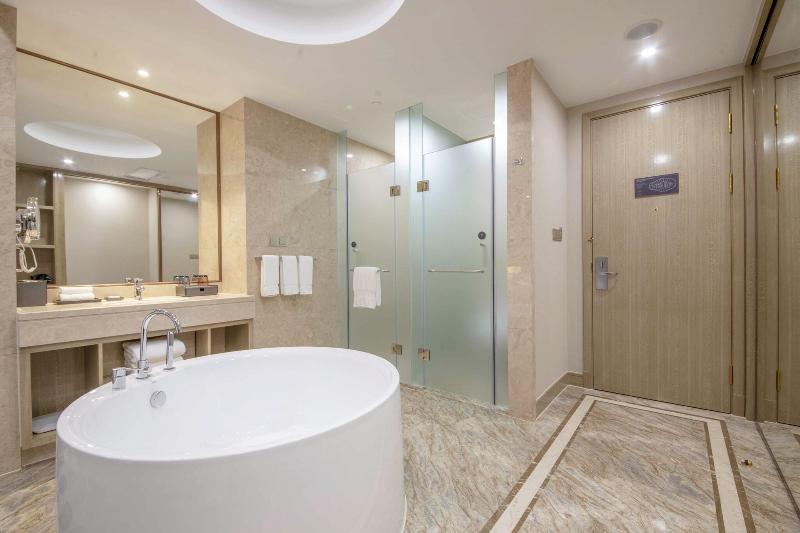 جناح جونيور إداري, Pueblo Amigo Hotel Plaza Y Casino