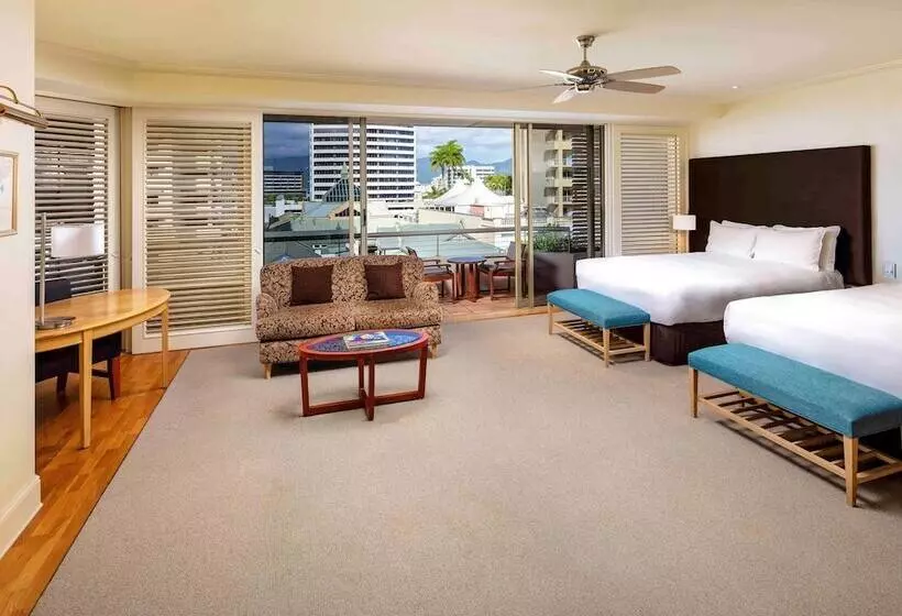 シティビュージュニアスイート, Pullman Reef Hotel Casino