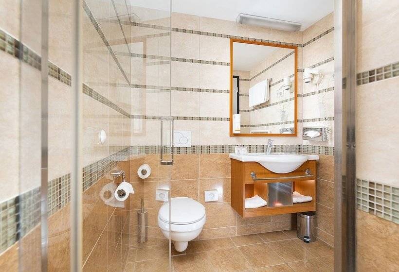 חדר קומפורט, Three Corners Hotel Art