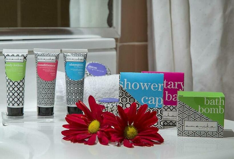 استودیو استاندارد با چشمانداز, Macleay