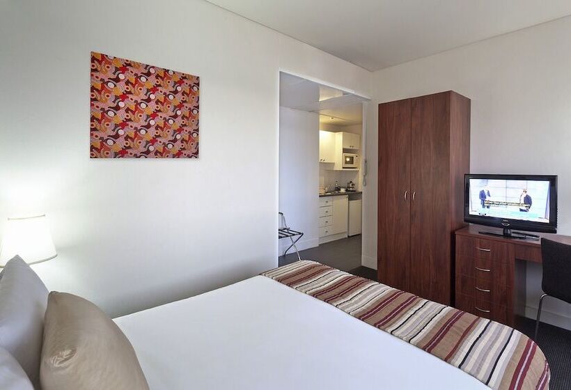 استودیو استاندارد با چشمانداز, Macleay