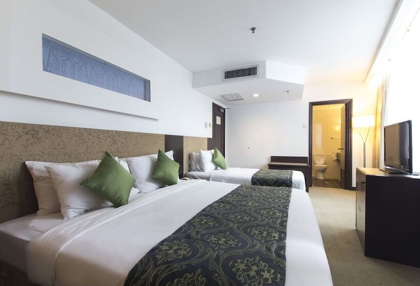 اتاق لوکس سه تخته, Howard Johnson By Wyndham Kuala Lumpur 118
