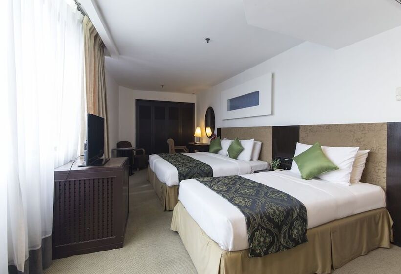 اتاق لوکس سه تخته, Howard Johnson By Wyndham Kuala Lumpur 118