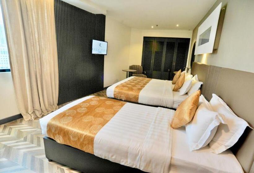 اتاق لوکس سه تخته, Howard Johnson By Wyndham Kuala Lumpur 118