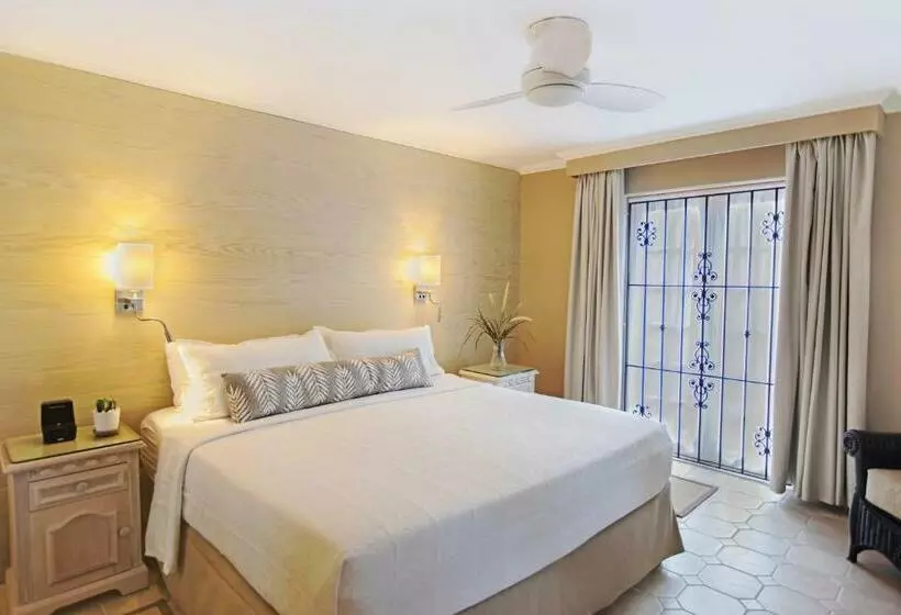سوییت لوکس, Bougainvillea Barbados