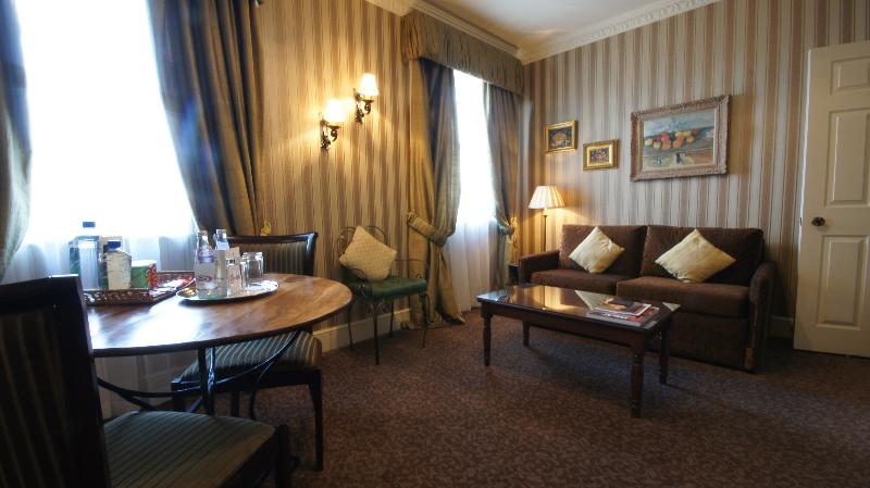 スイート, The Leonard