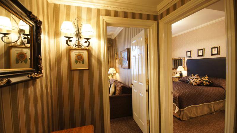 スイート, The Leonard