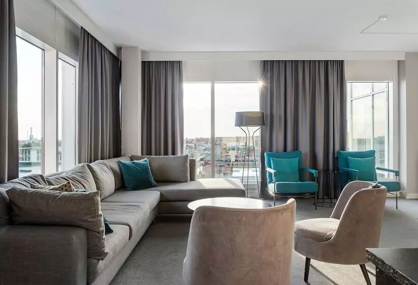 スイート, Best Western Plus Hotel Plaza