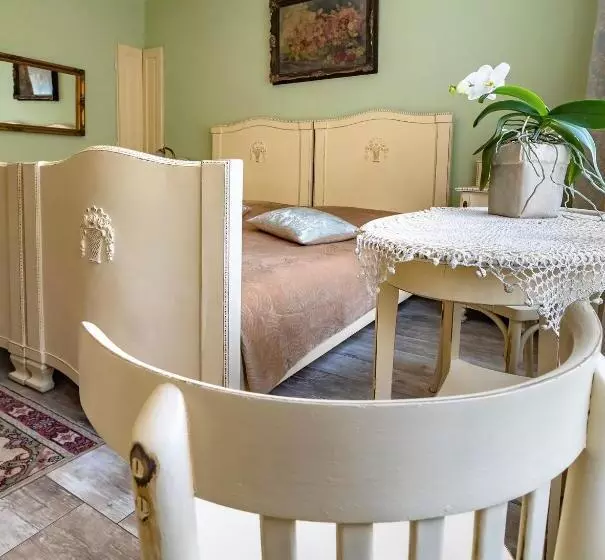 スタンダードルーム, Família Vendégház