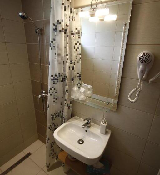 غرفة قياسية, Parti Panzió