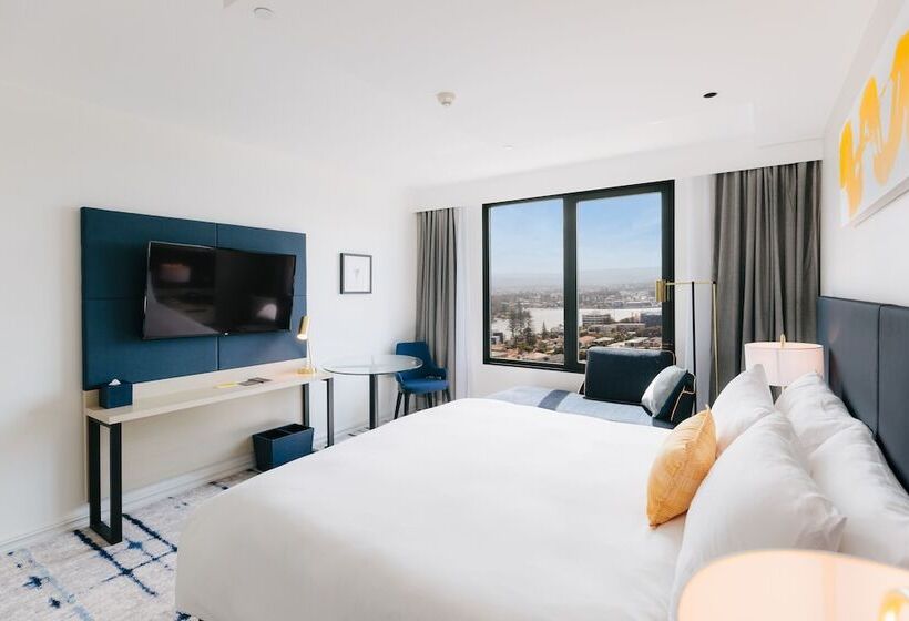Premium room w/ mountain view, Voco Gold Coast, An Ihg
