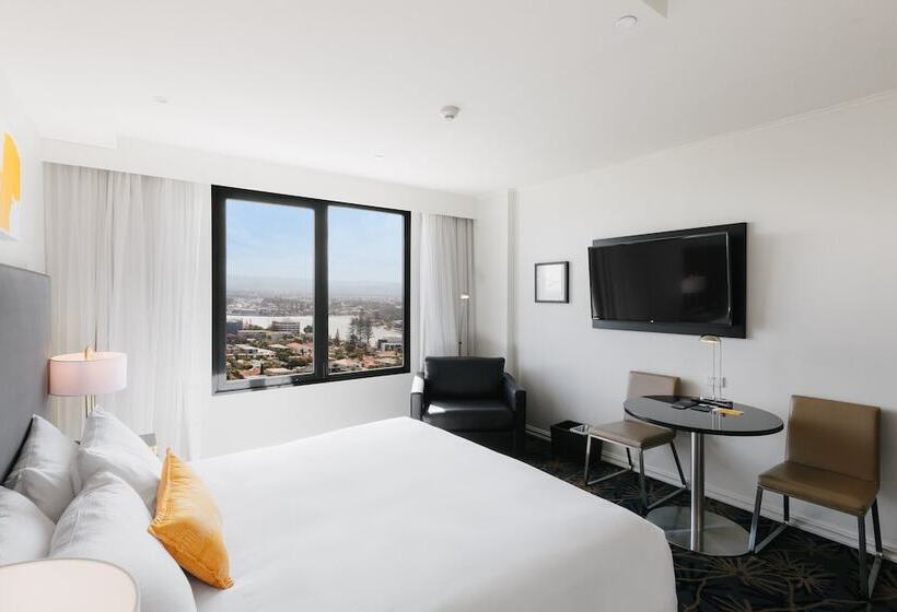 Premium room w/ mountain view, Voco Gold Coast, An Ihg