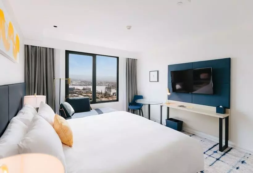 Premium room w/ mountain view, Voco Gold Coast, An Ihg