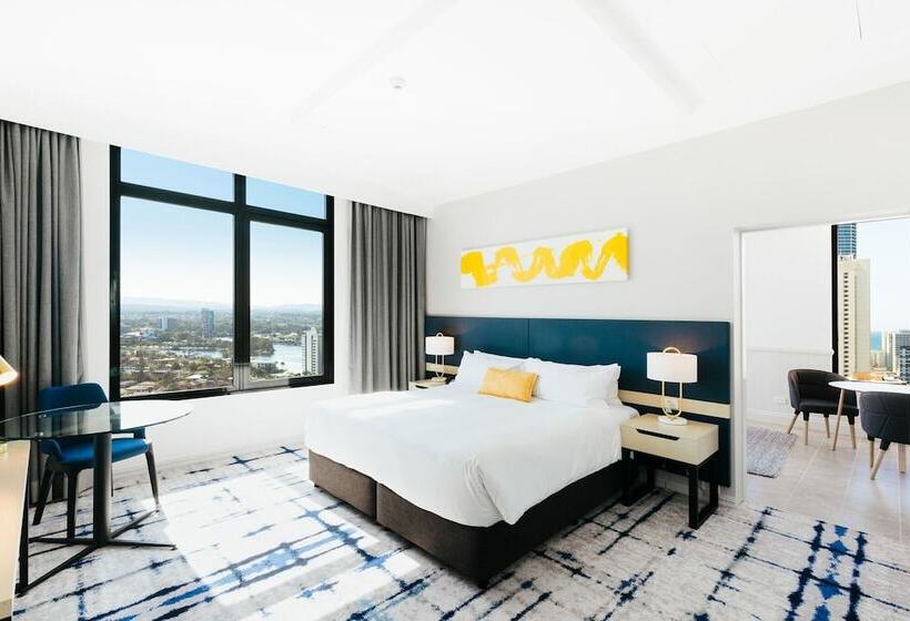 Premium room w/ mountain view, Voco Gold Coast, An Ihg