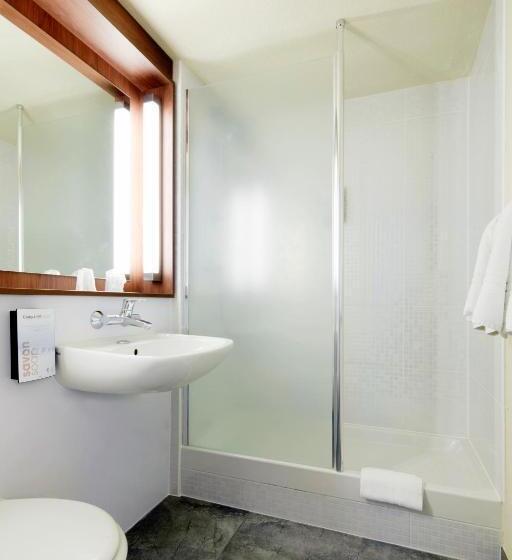 Номер Стандарт 2 Двуспальные Кровати, Campanile Poitiers  Site Du Futuroscope