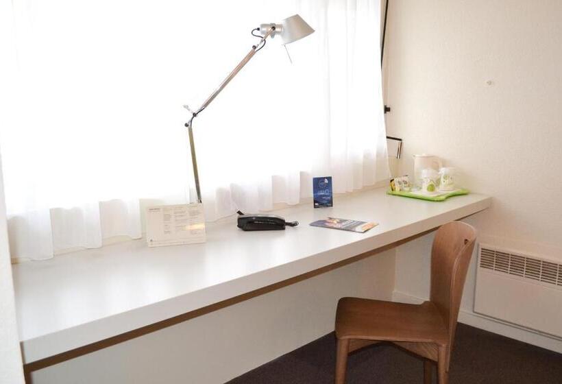 Номер Стандарт 2 Двуспальные Кровати, Campanile Poitiers  Site Du Futuroscope