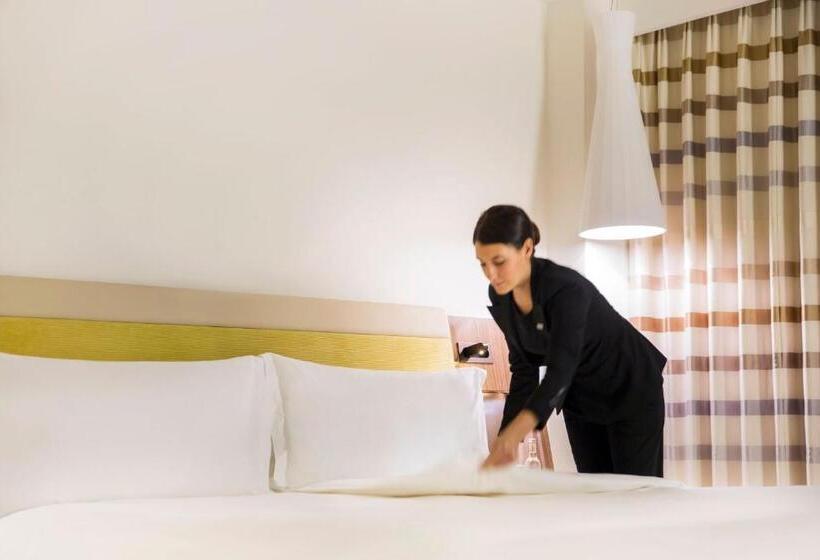 חדר דלוקס, Como Metropolitan London