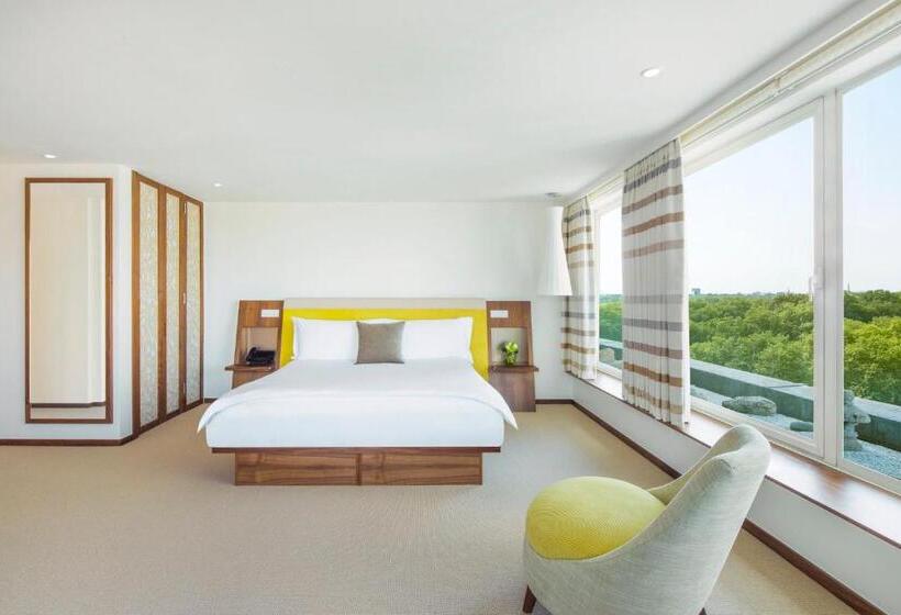 סוויטת ג'וניור עם נוף לפארק, Como Metropolitan London